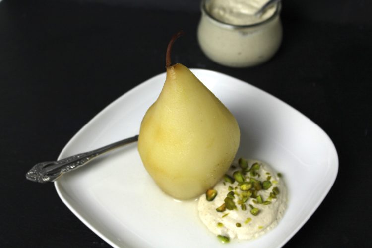 Frankreich trifft Orient: Pochierte Birne mit Rosenwasser &amp; Vanille ...