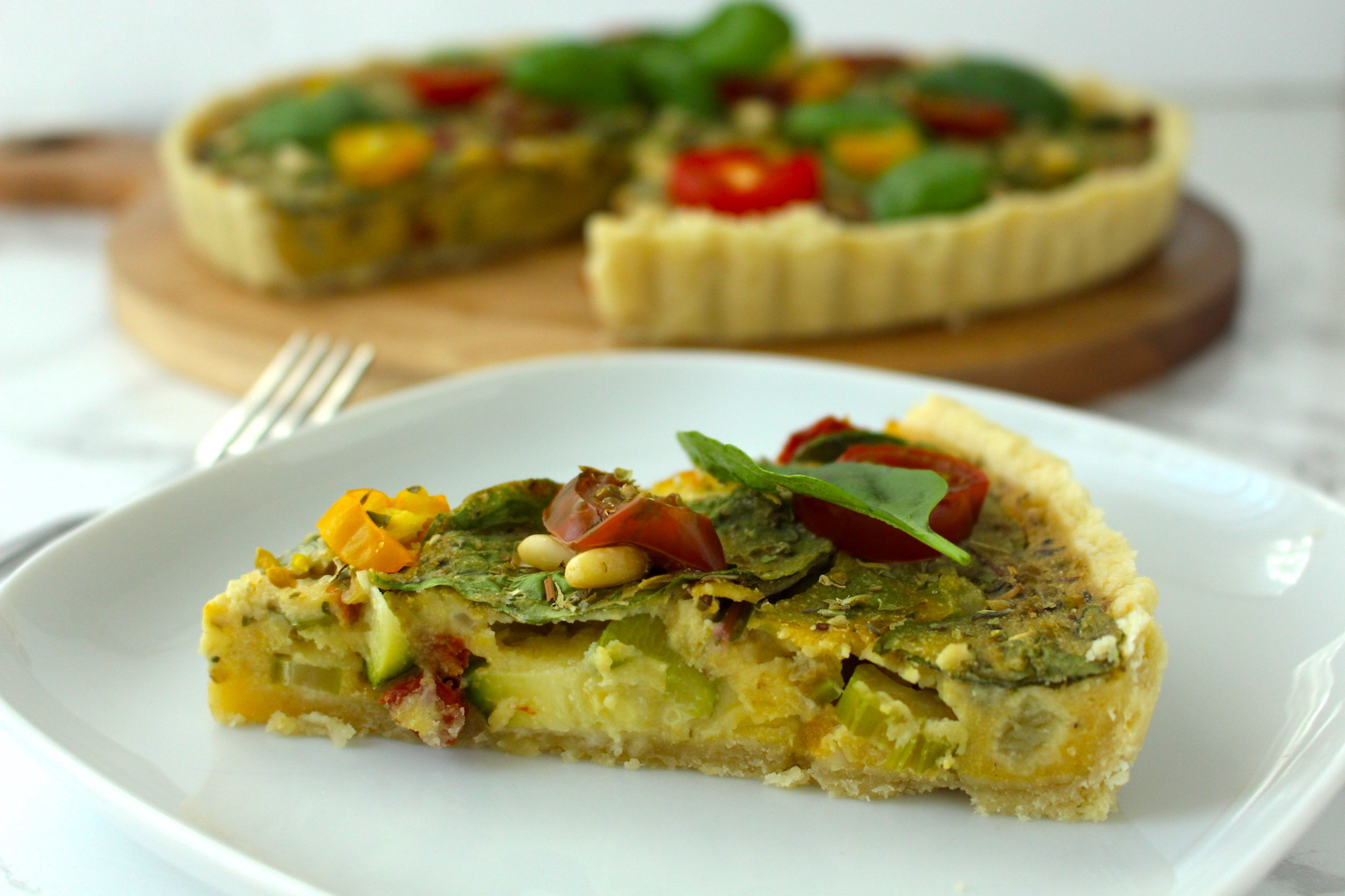 Vegane Quiche (herzhafter Gemüsekuchen) ohne Tofu - MINAMADE