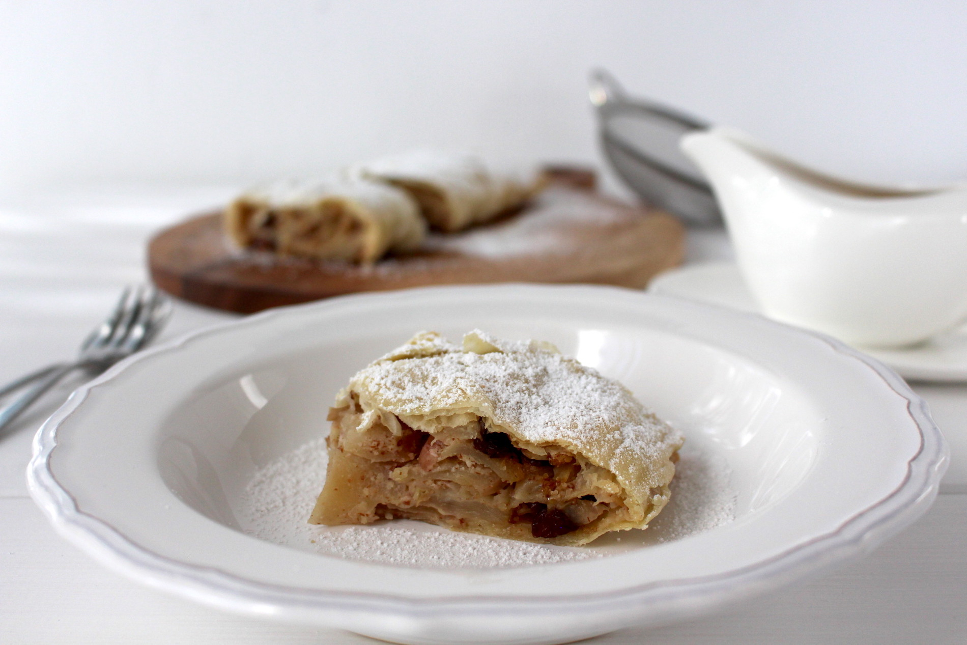 Taste the World: Bavarian (or Austrian) Apple Strudel (Apfelstrudel ...