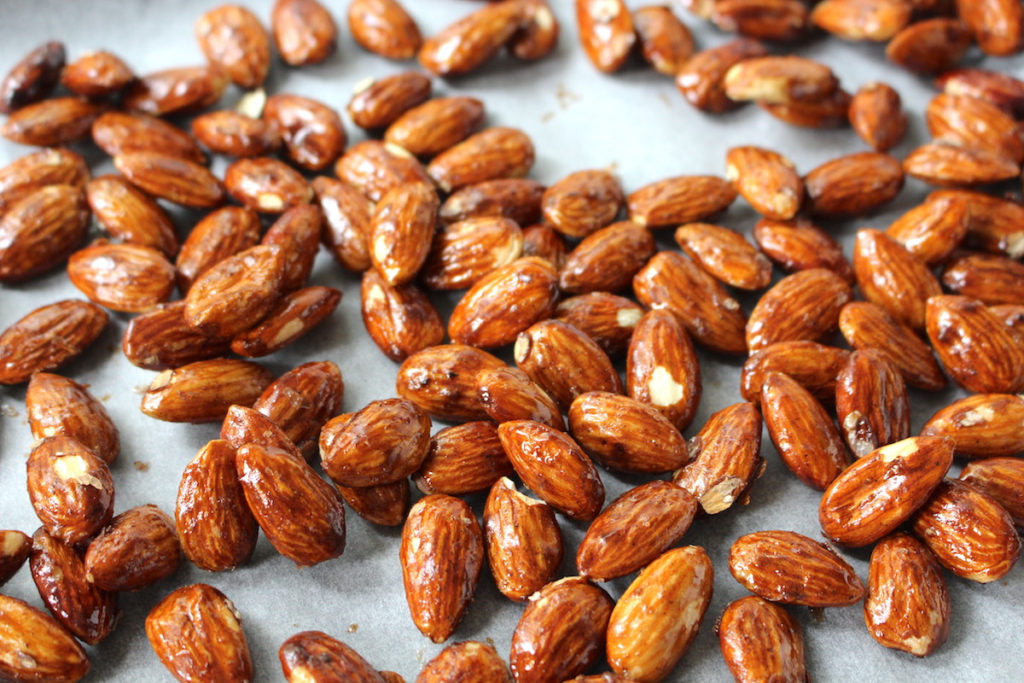 Gebrannte Mandeln Ahornsirup roasted almonds maple syrup