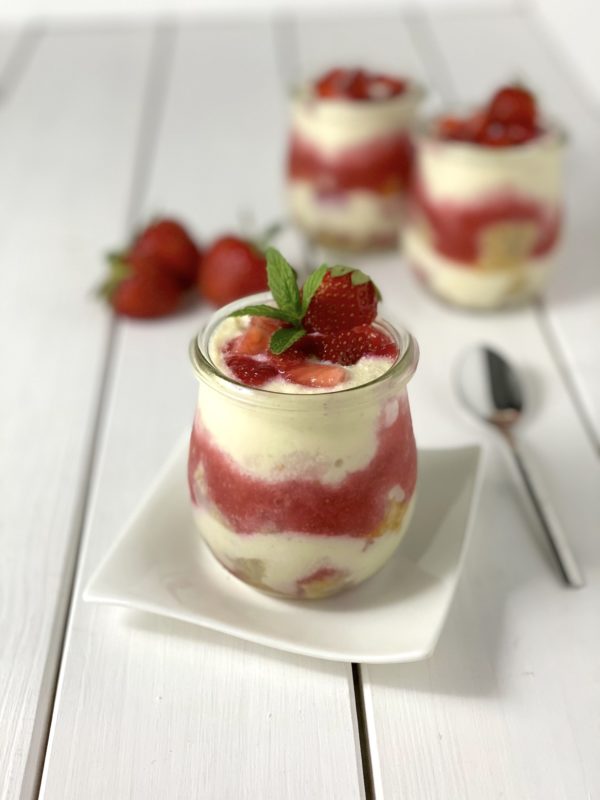 ErdbeerTiramisu im Glas (vegan) MINAMADE